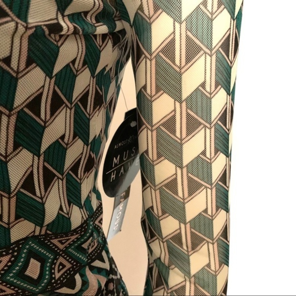 Geometric Print Green & Black Mesh Fitted Top S - Picture 2 of 15